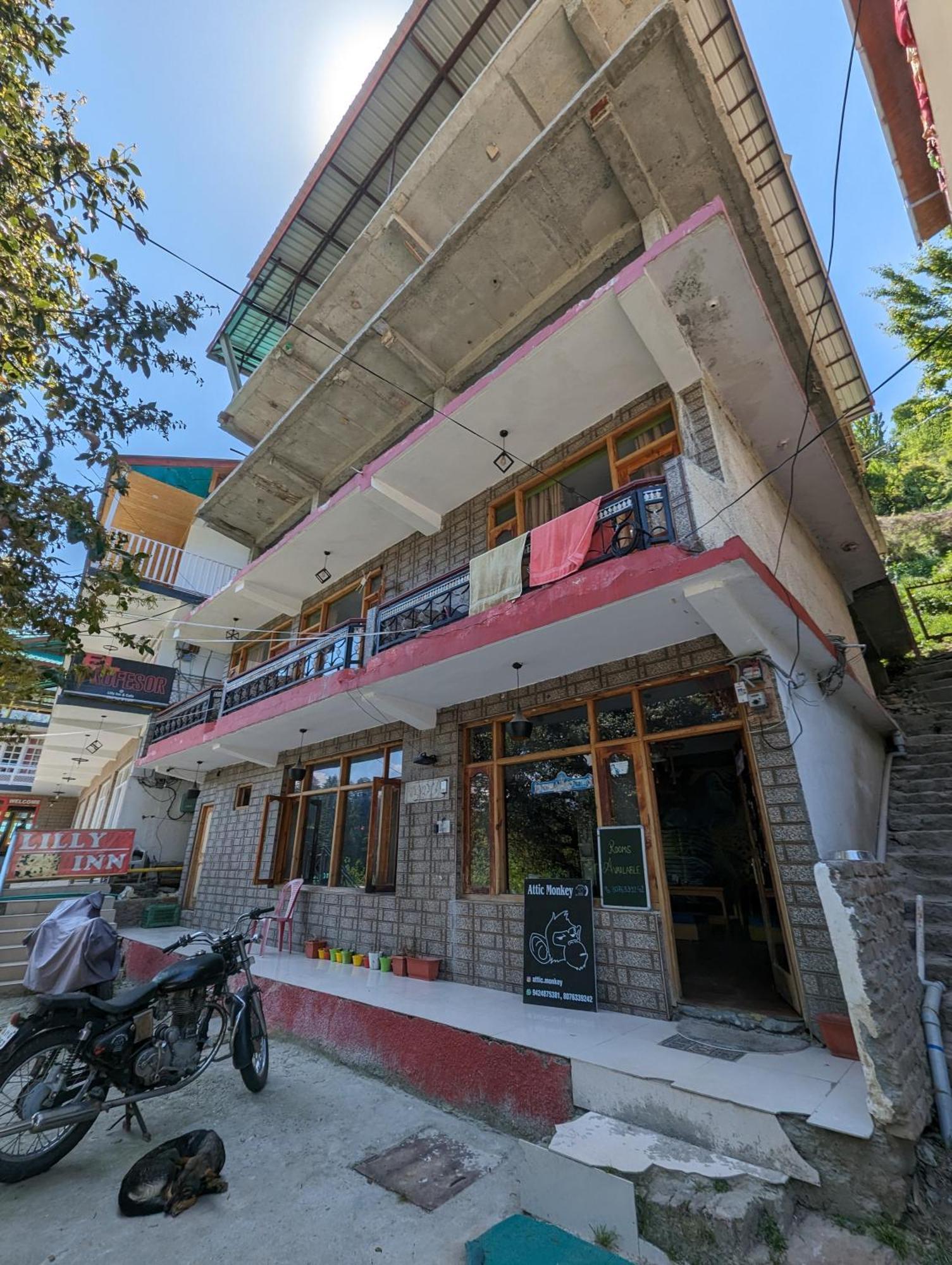 Attic Monkey Cafe & Rooms Manāli Exterior foto